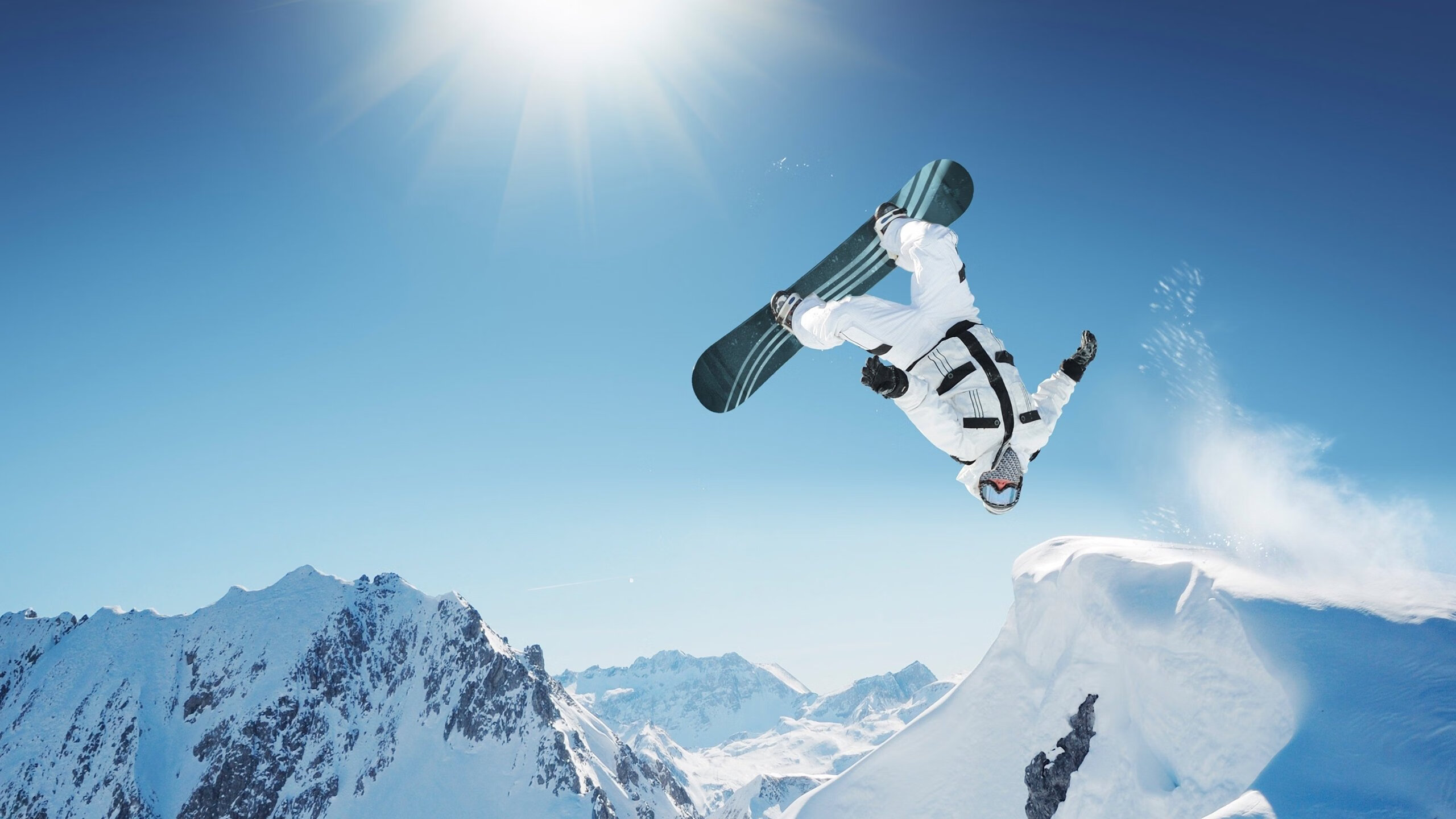 多角度转播：全方位展现精彩对决，多角度展示